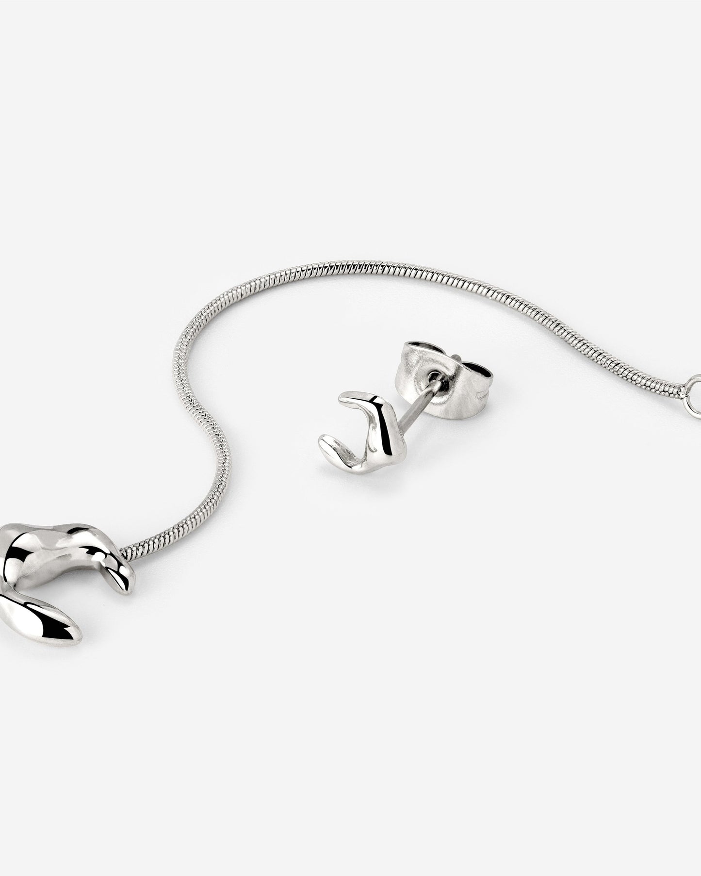 [[Color:Silver]]