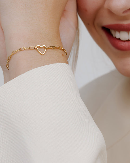 Loving Heart Bracelet Gold