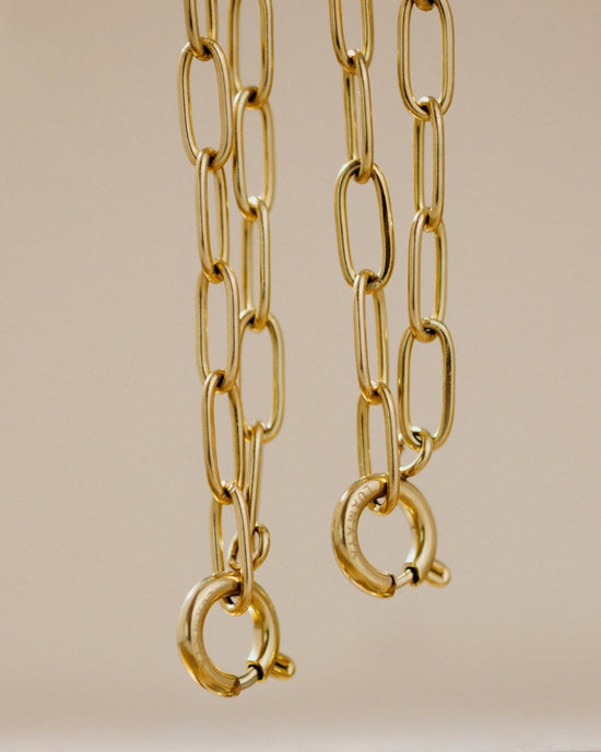 Oval Links Charm Necklace Gold