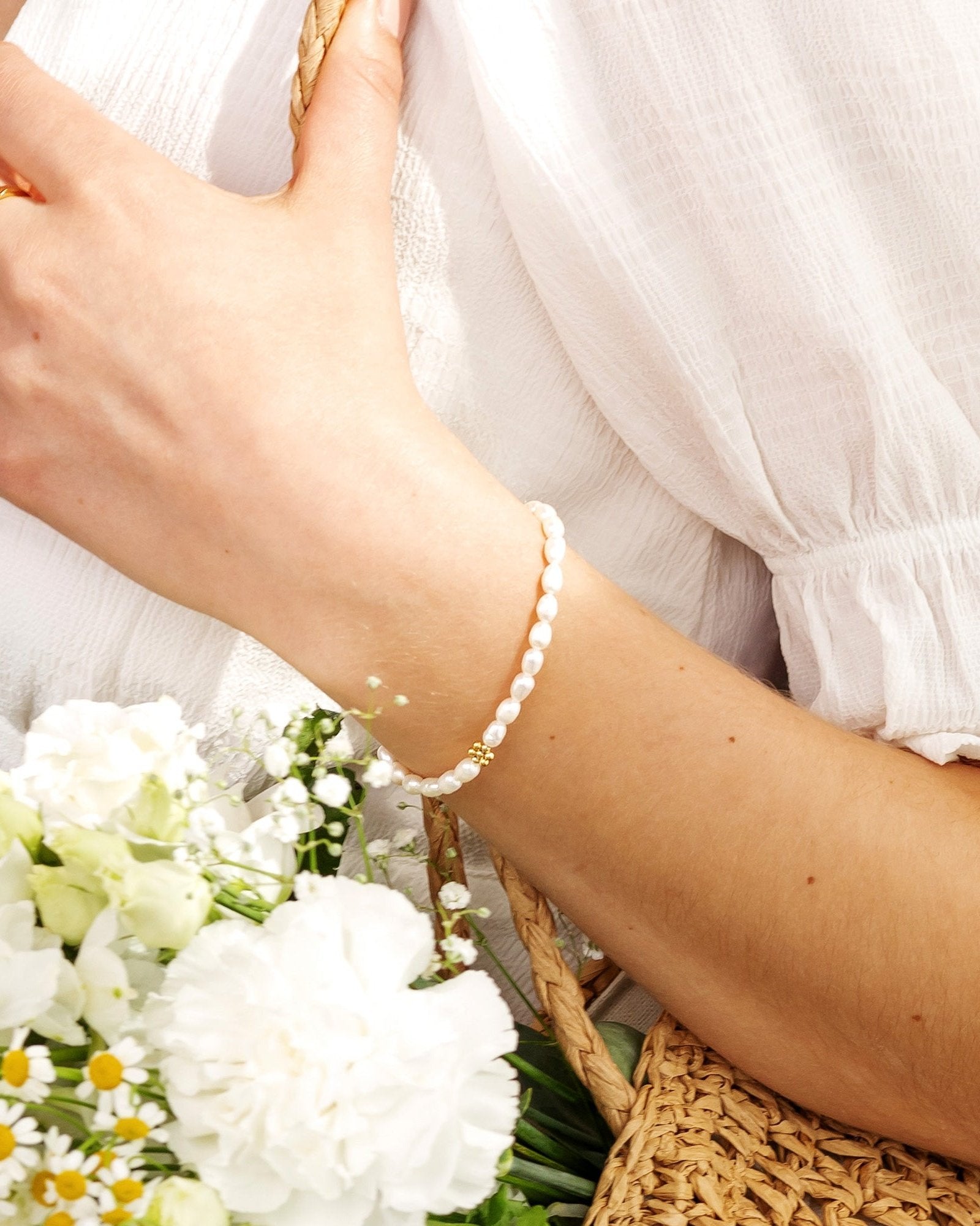 Blossom Pearl Bracelet Gold