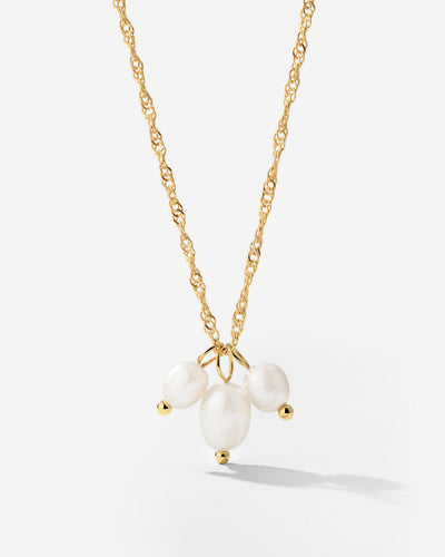 Tres Perlas Necklace