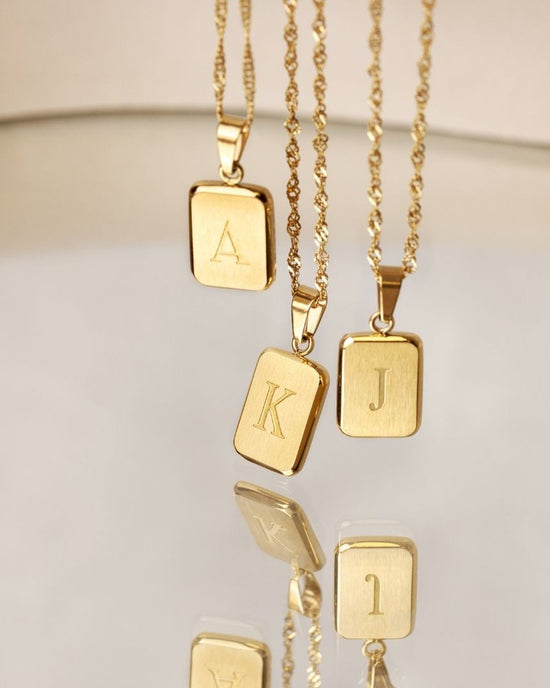 Letter Necklace gold