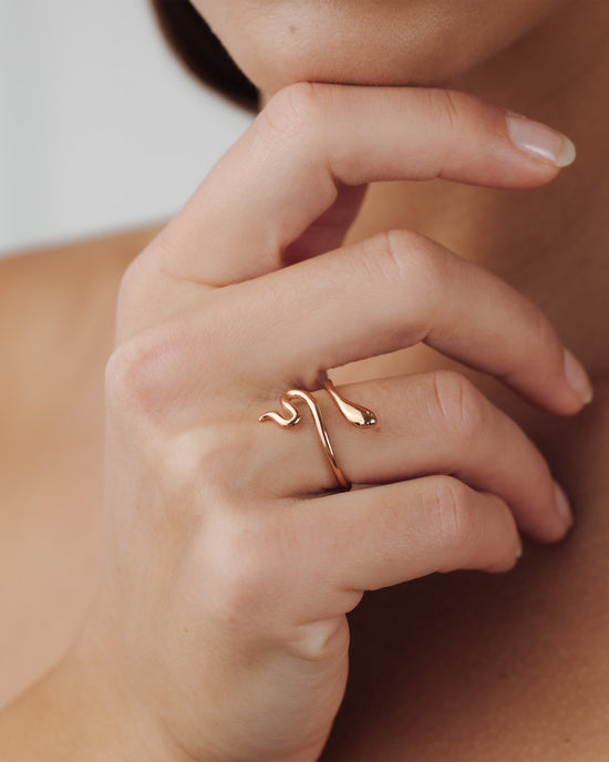 Slim Snake Ring Rose Gold