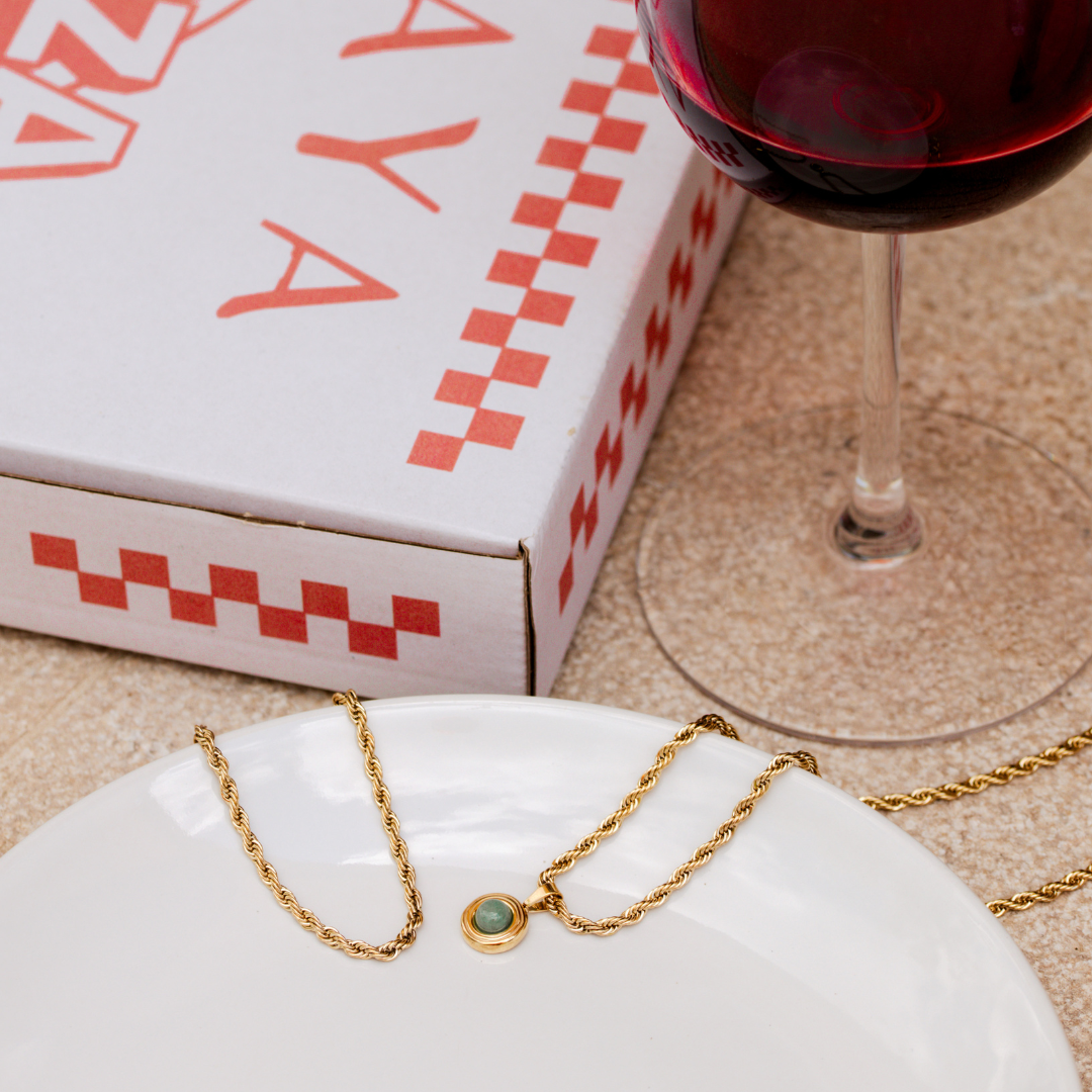 Olive Glow Necklace Silver