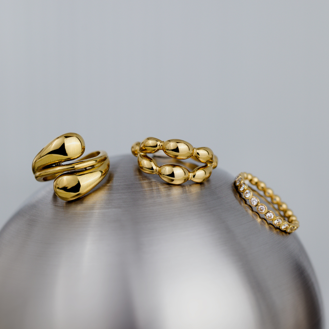 Graceful Curves Ring Gold