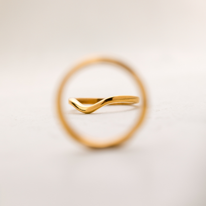 Gentle Curve Ring Gold