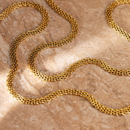 Eternal Links Necklace Gold