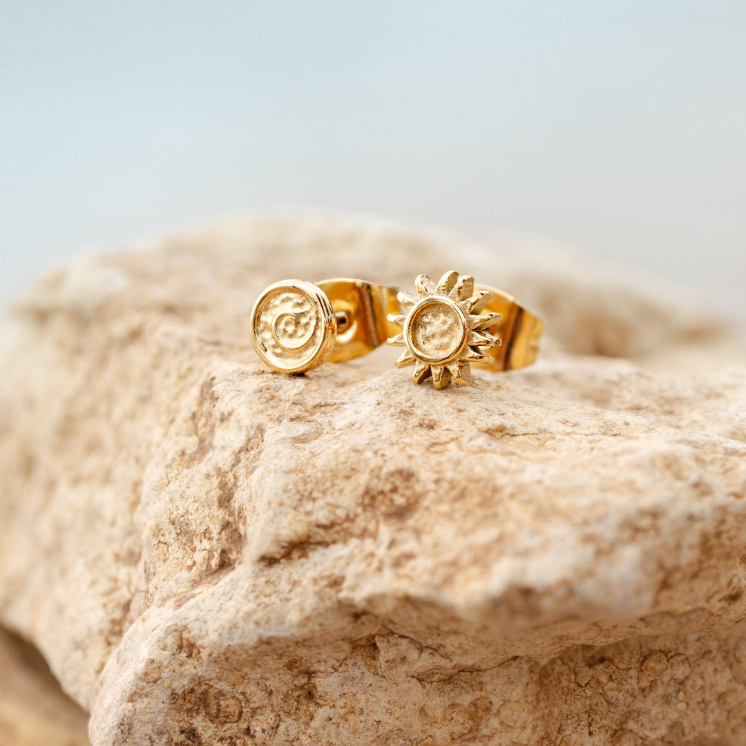 Sweet Swirl Studs Gold