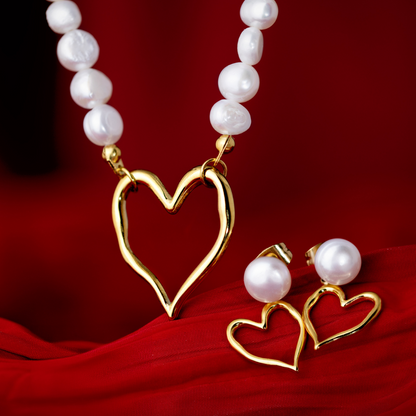 Melting Heart Pearl Studs Gold