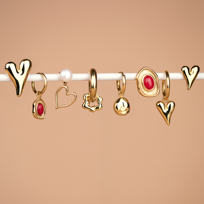 Melting Heart Pearl Studs Gold