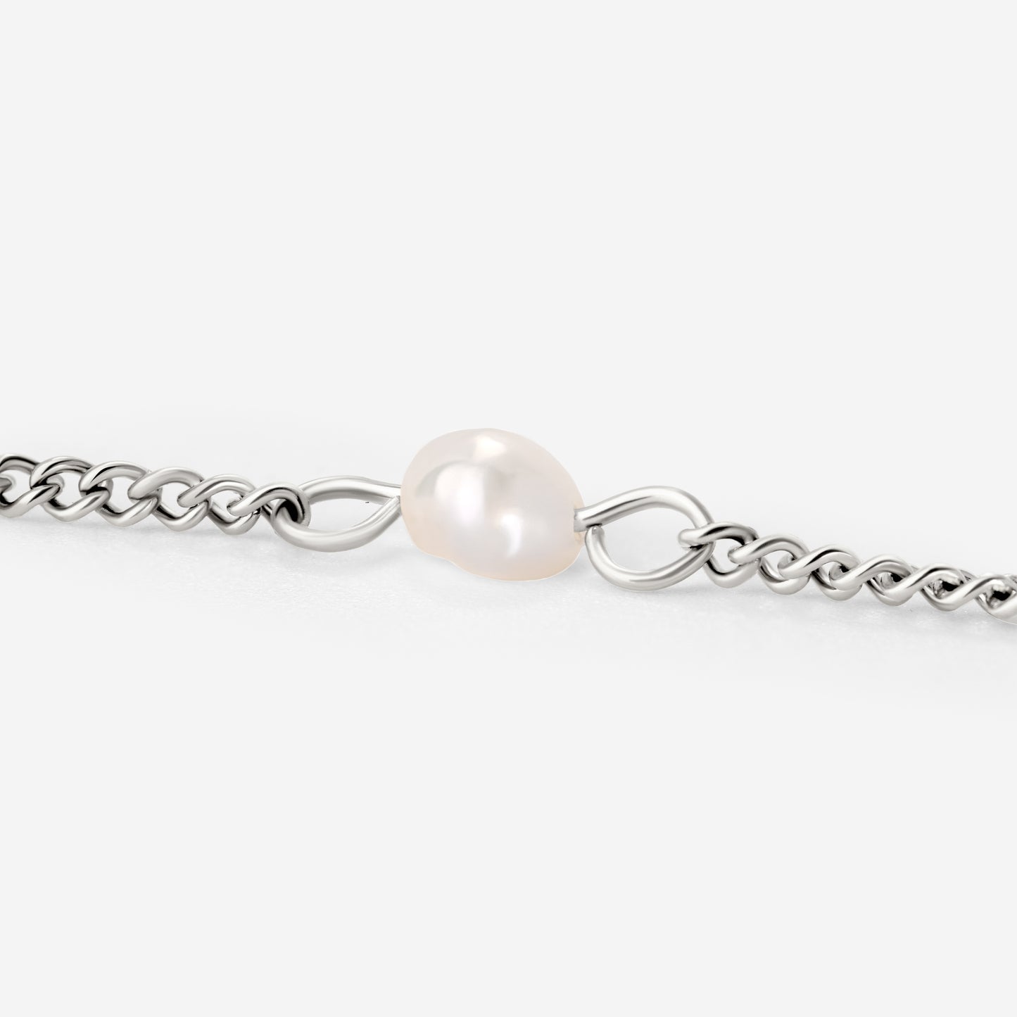 Pearl after Pearl Choker Silver