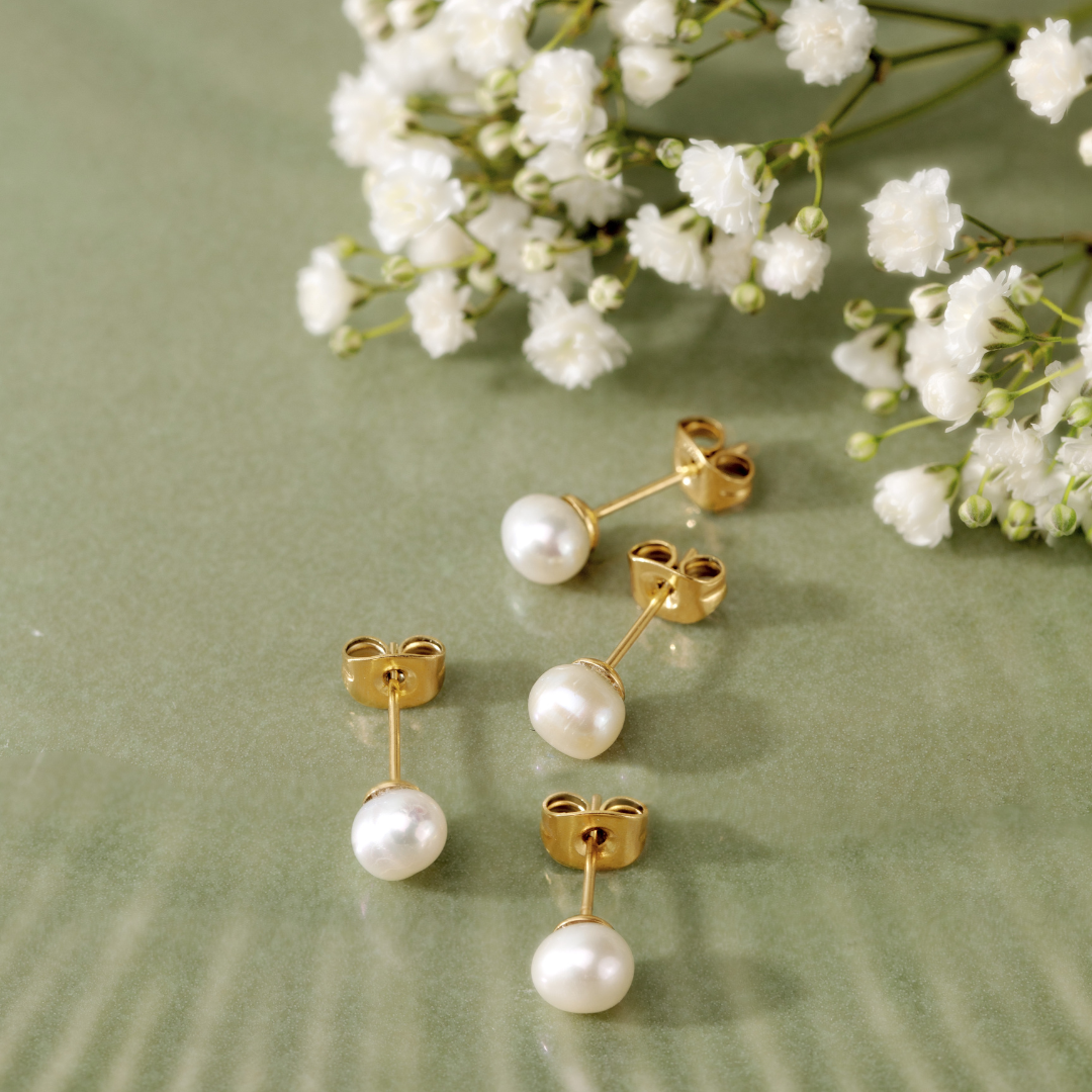 Pure Pearl Studs Gold