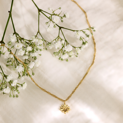 Flowery Necklace Gold