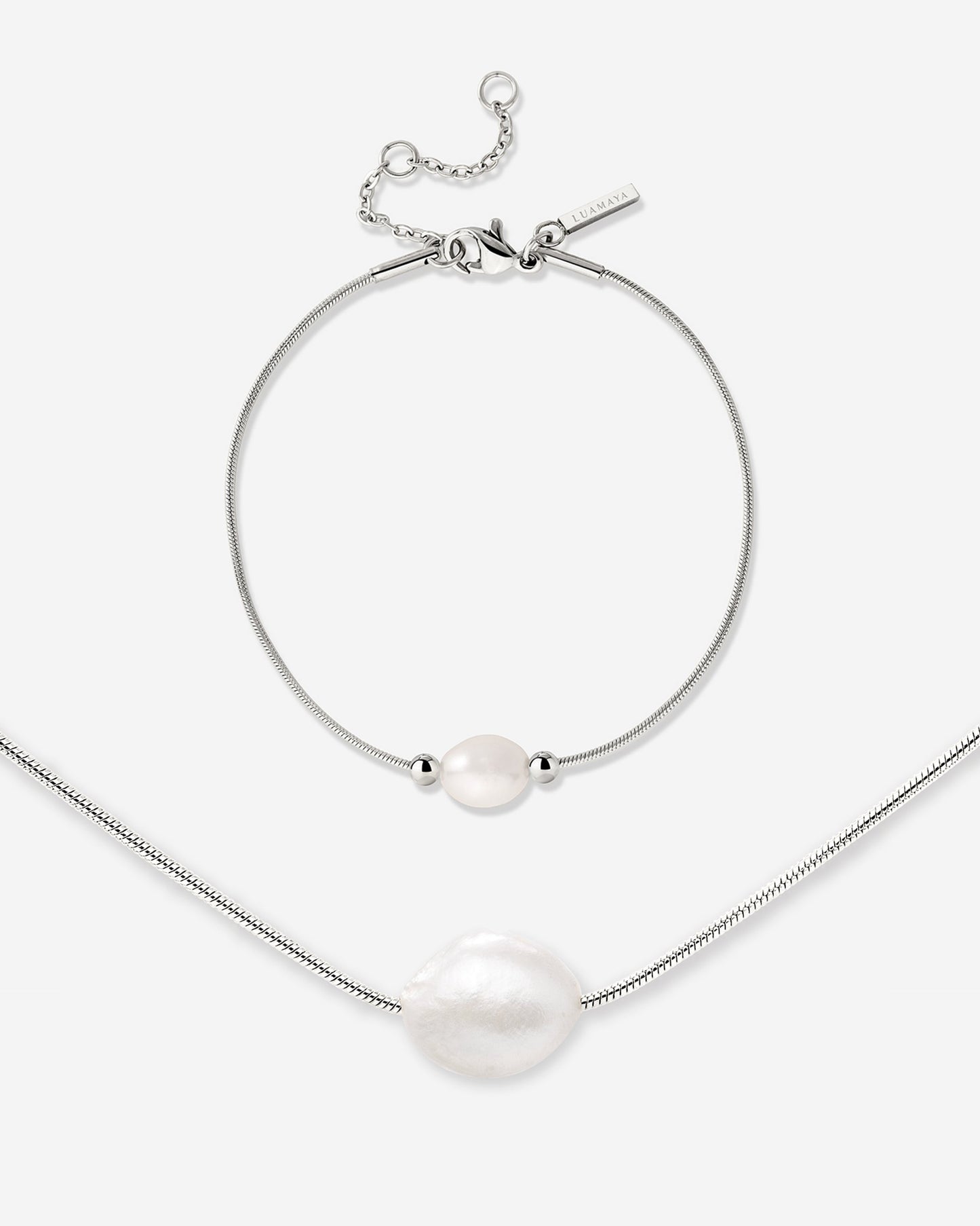 [[Color:Silver]]