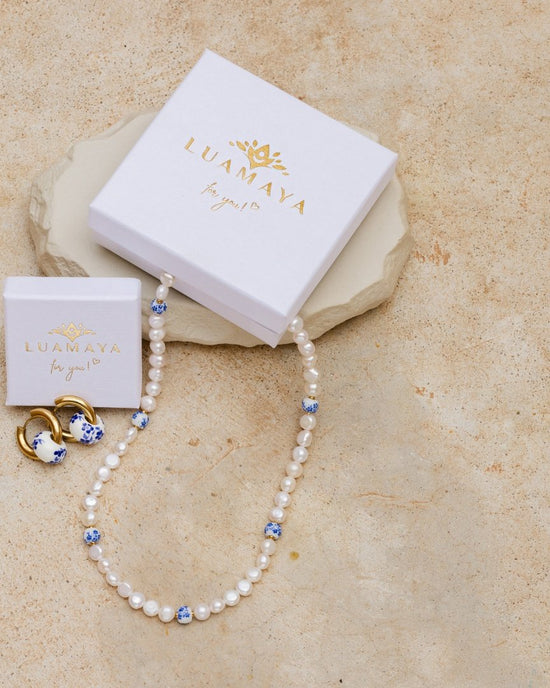 Flower Tile Pearl Necklace gold