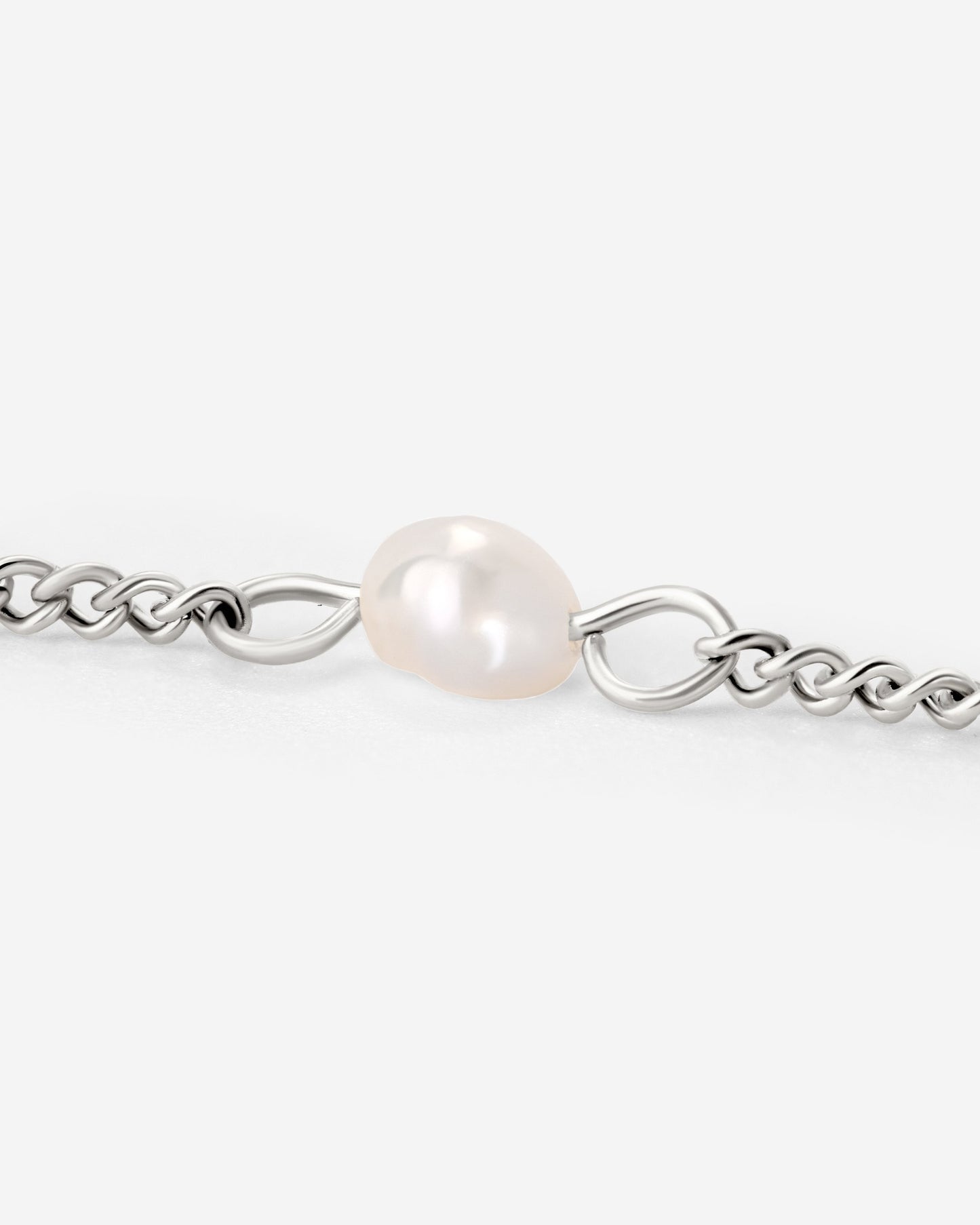 [[Color:Silver]]
