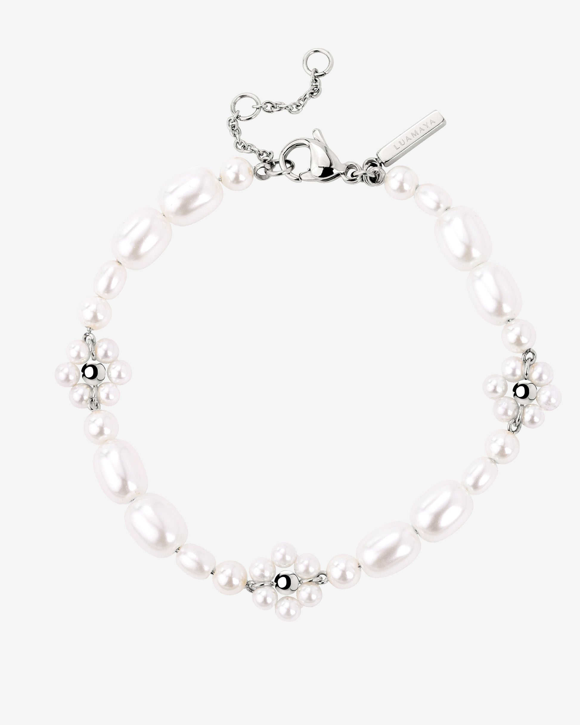 Flowery Pearls Bracelet Silver