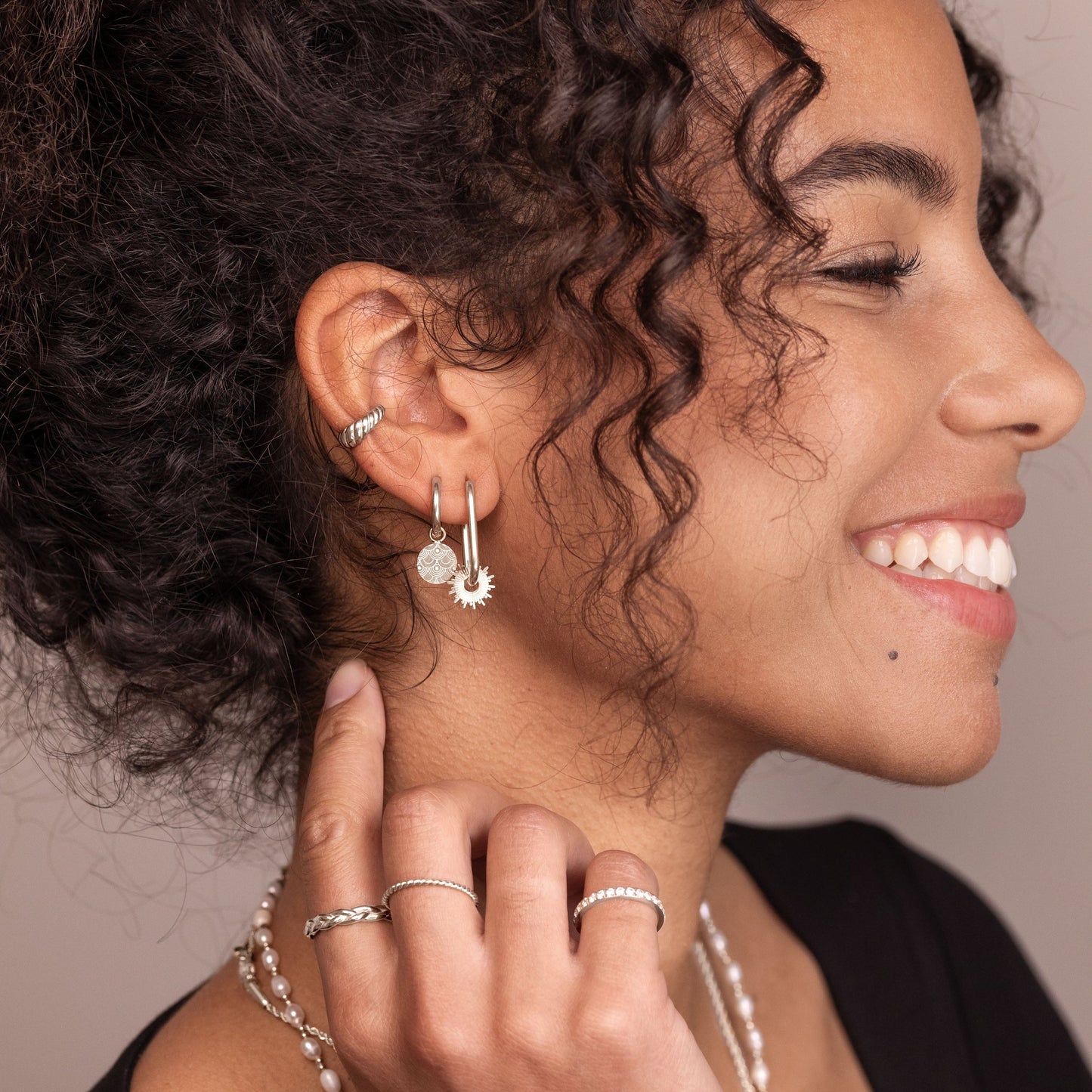 [[Color:Silver,shopthelook]]