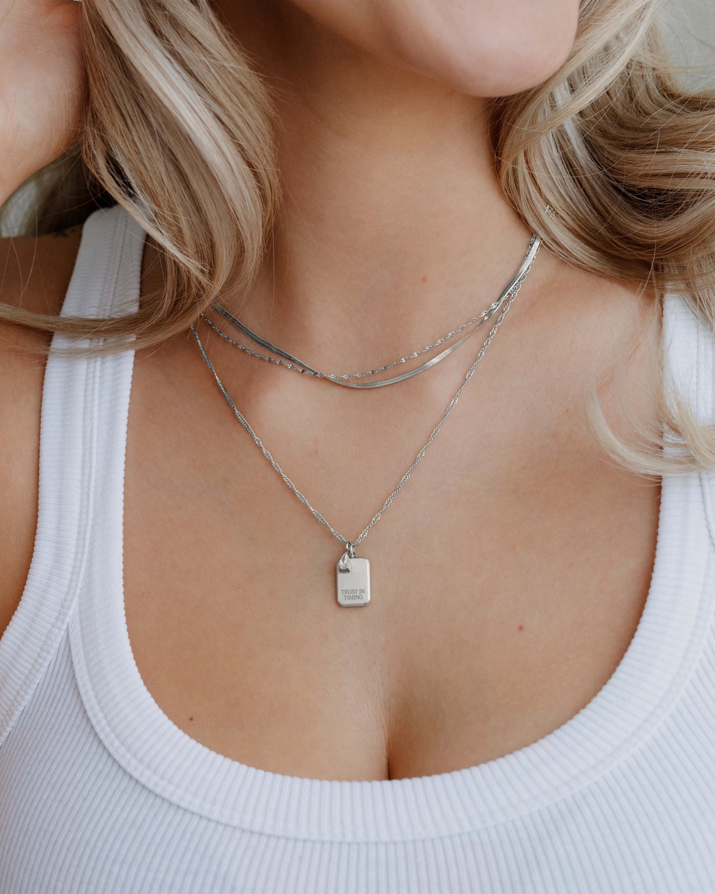 [[Farbe:Silber,shopthelook]]