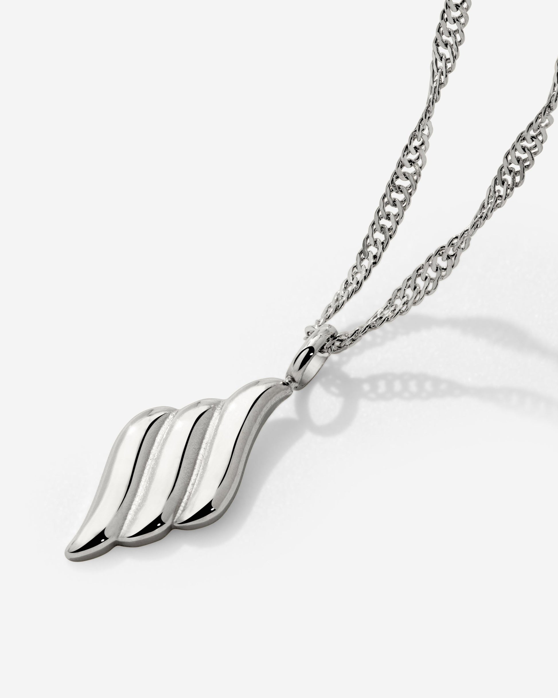 Lustrous Pendant Necklace Silver