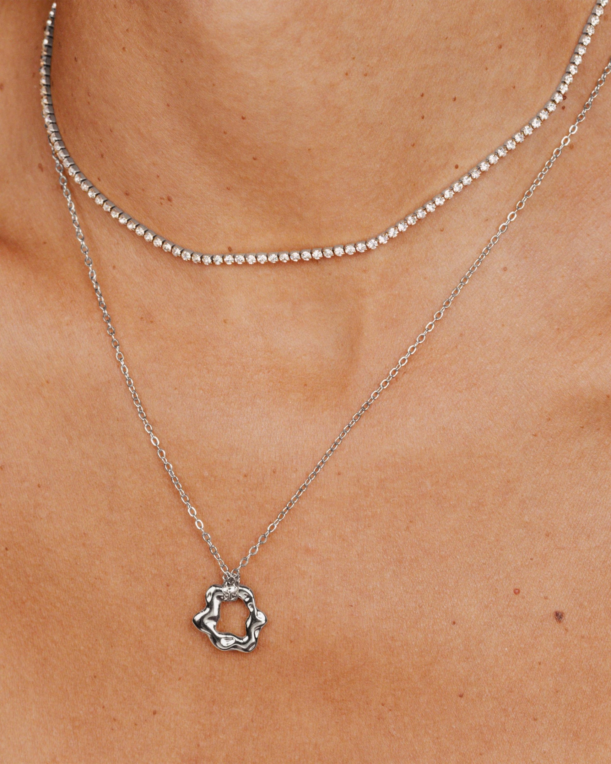 Melting Donut Necklace Silver