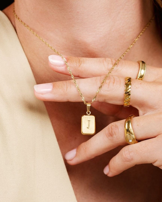 Letter Necklace gold
