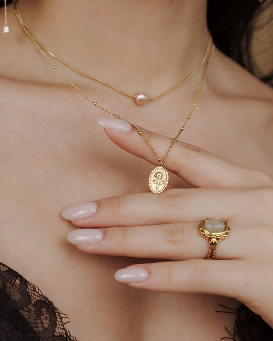 Tale as old as time Necklace Gold