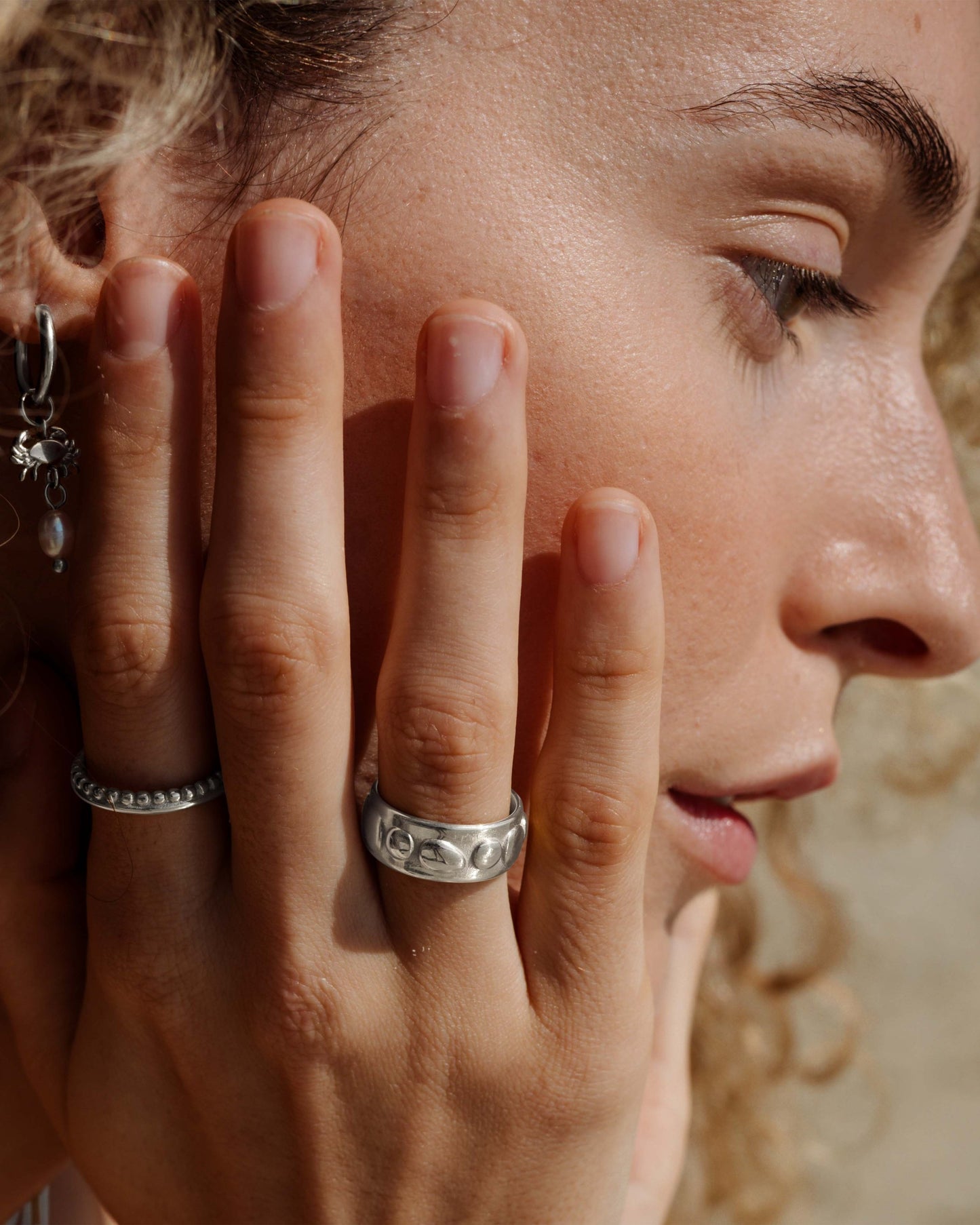 [[Farbe:Silber,shopthelook]]