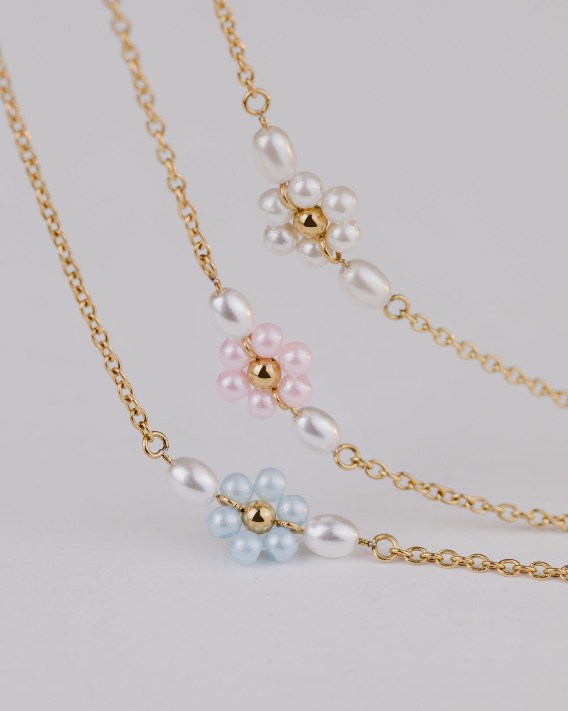 Forever Blue Daisy Necklace Gold