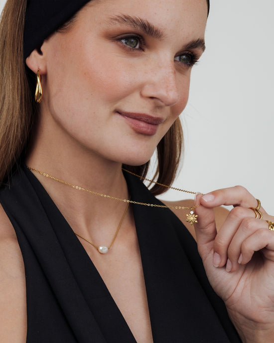 Sparkling Snowflake Necklace gold