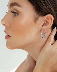 [[Farbe:Silber,shopthelook]]