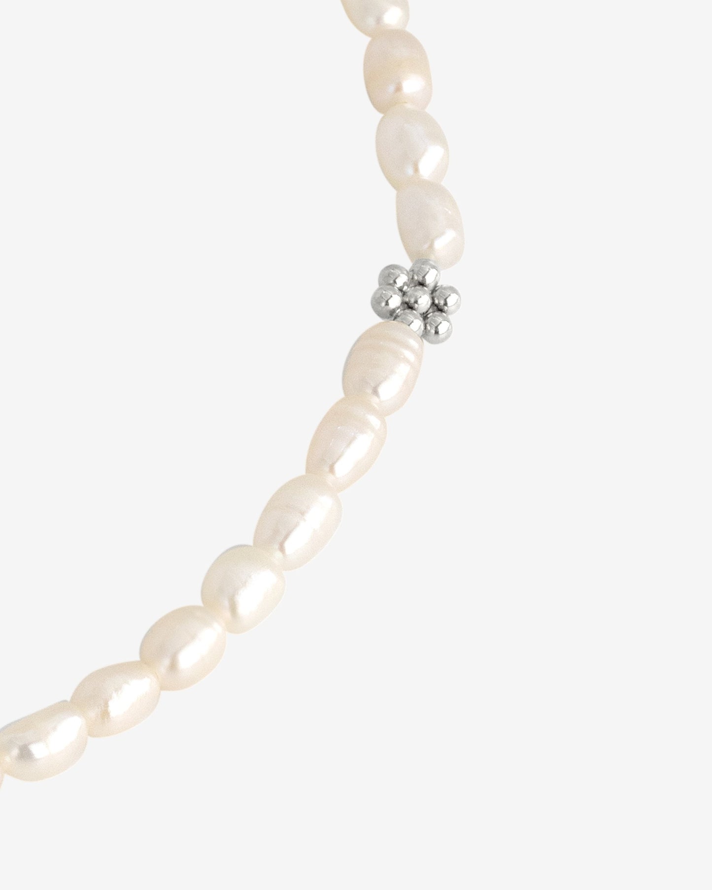 [[Color:Silver]]