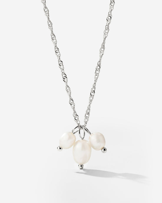 Three Pearls Necklace