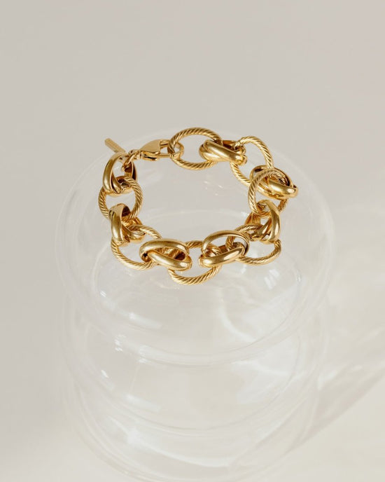 Chunky Twisted Links Bracelet gold