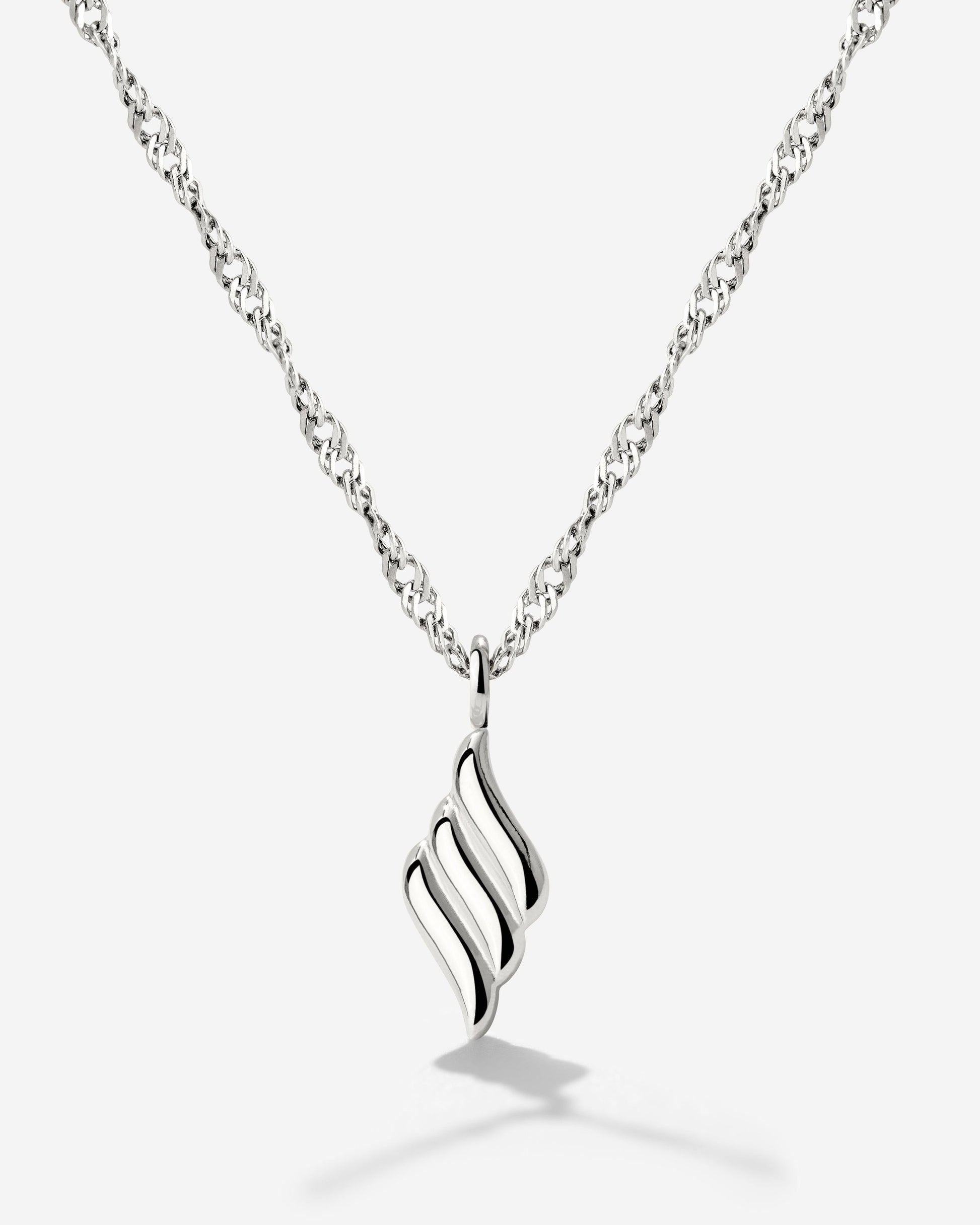 Lustrous Pendant Necklace Silver