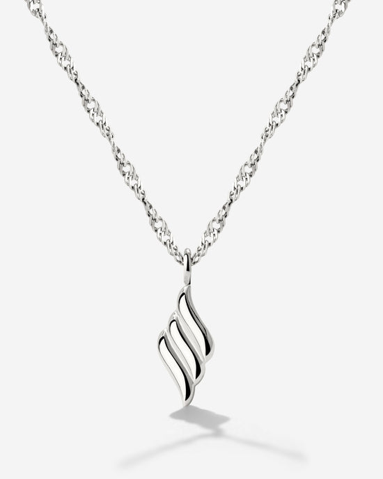 Lustrous Pendant Necklace Silver