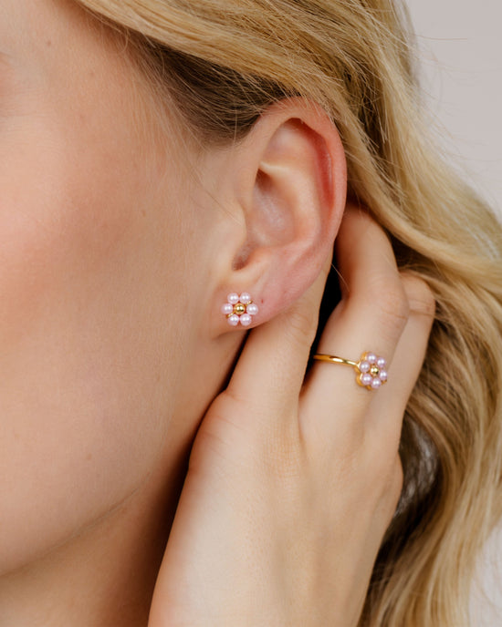 Pretty Pink Daisy Studs Gold
