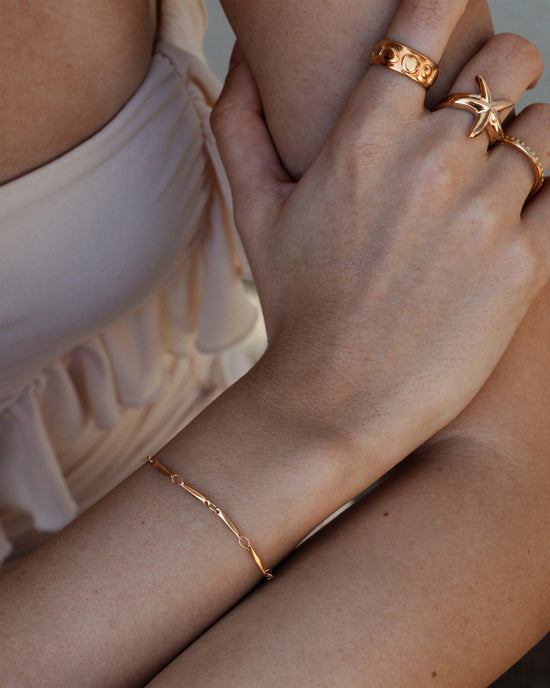 Curved Links Bracelet Rose Gold