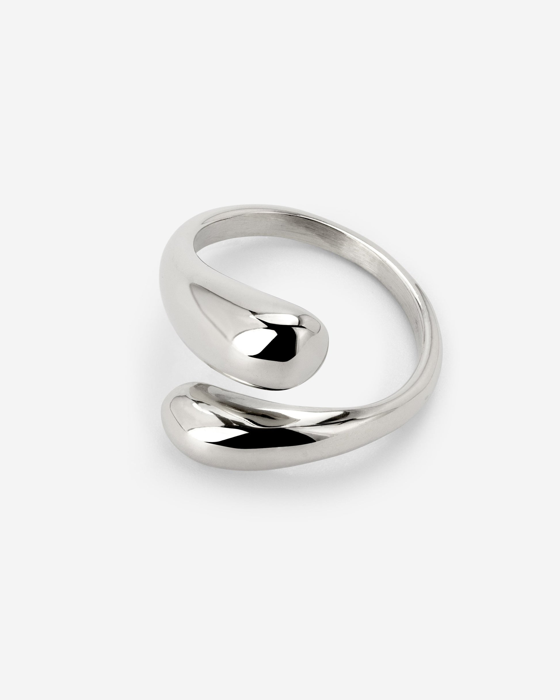 Gentle Embrace Ring Silver