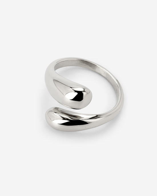 Gentle Embrace Ring Silver