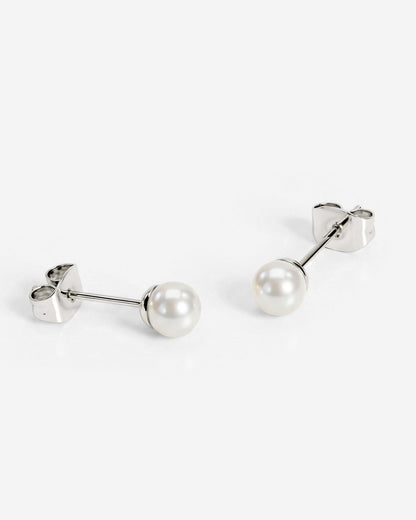 Pretty Pearl Studs Silver