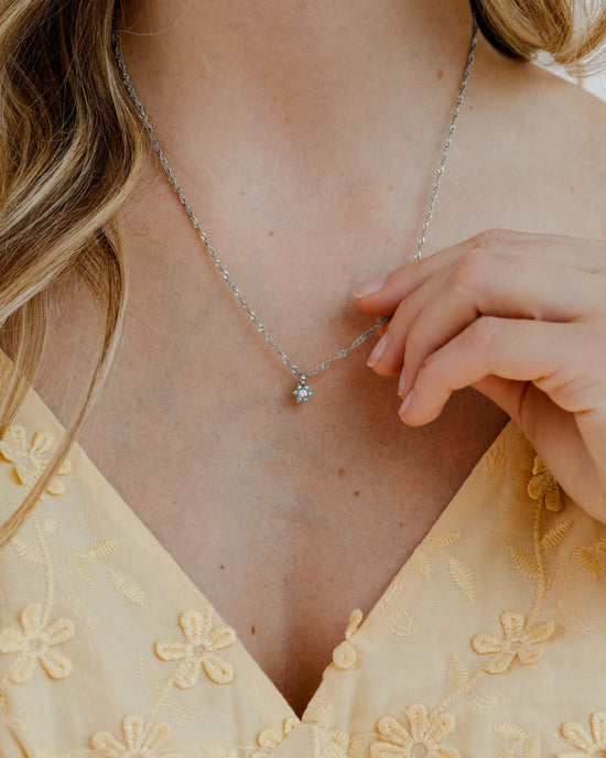 Sparkling Blue Petal Necklace Silver