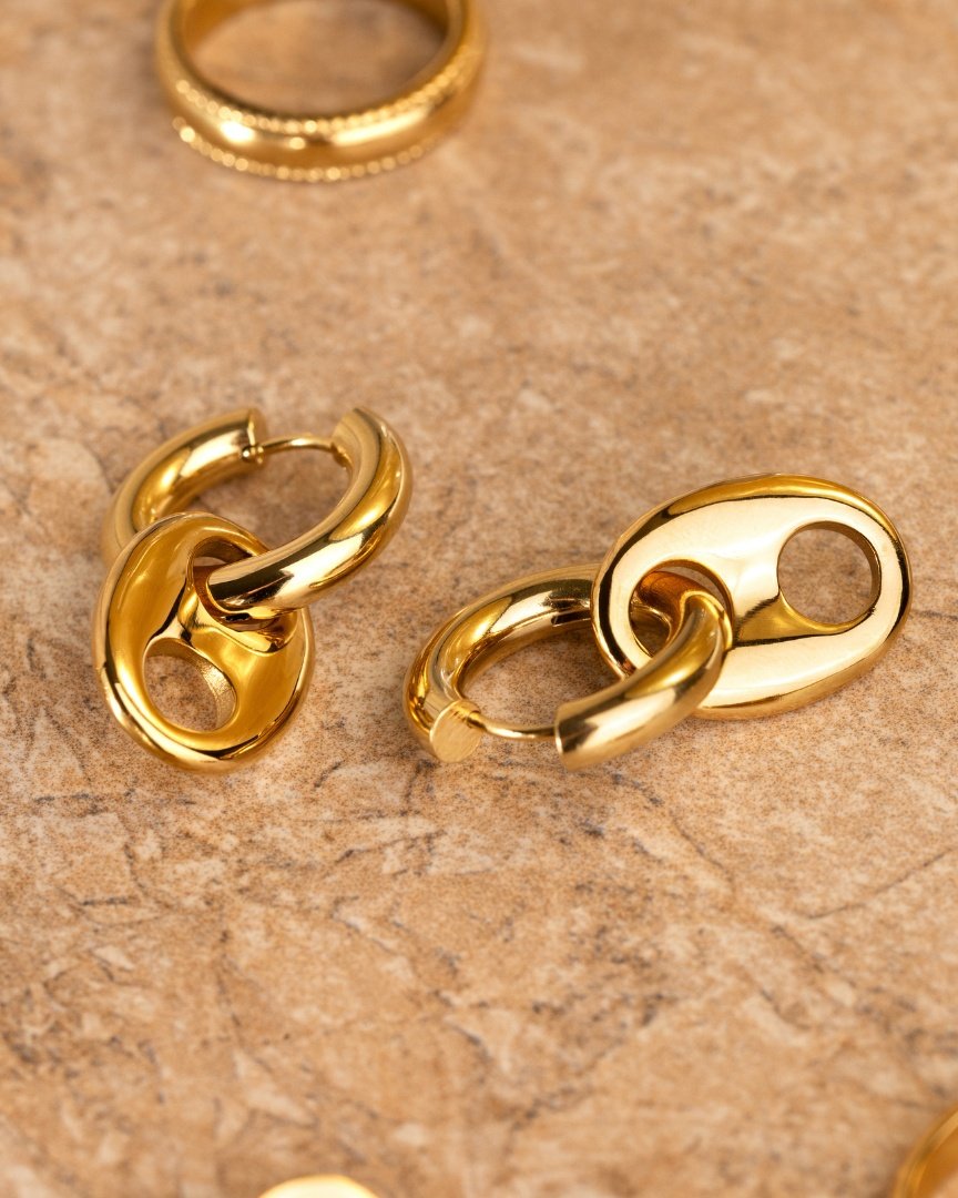 [[Color:gold]]