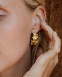 [[Color:Gold]]