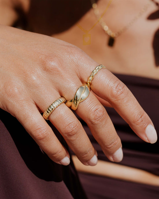 Striped Ring Bold gold