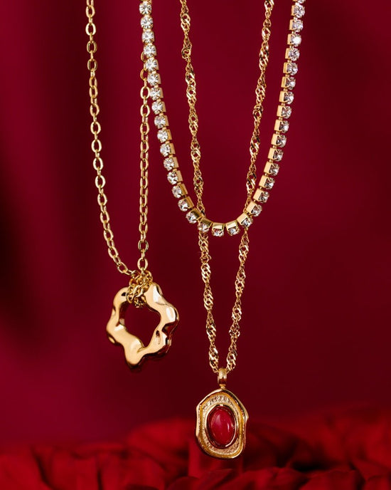Scarlet Treasure Necklace Rose Gold