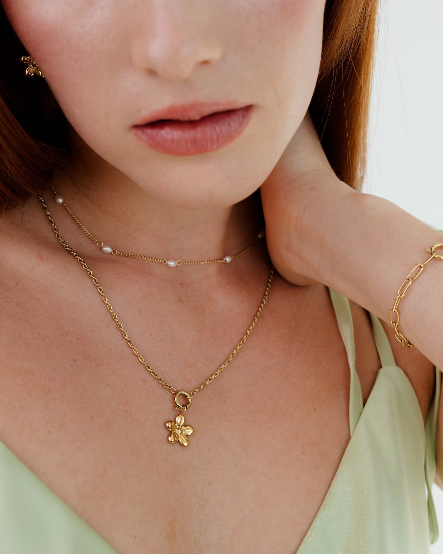 [[Color:gold,shopthelook]]