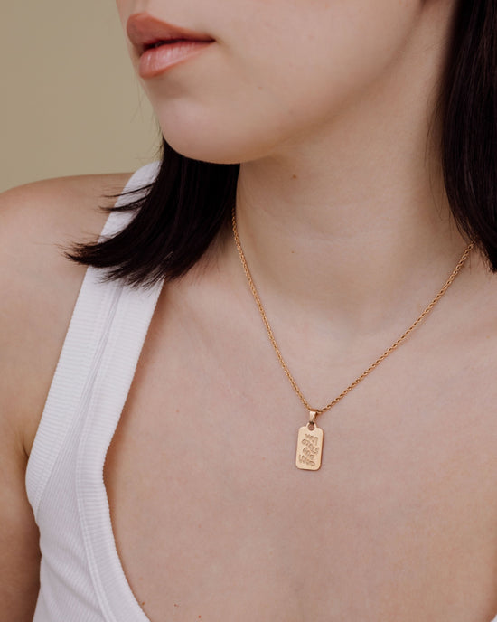 Hot girls are loud Necklace Rose Gold