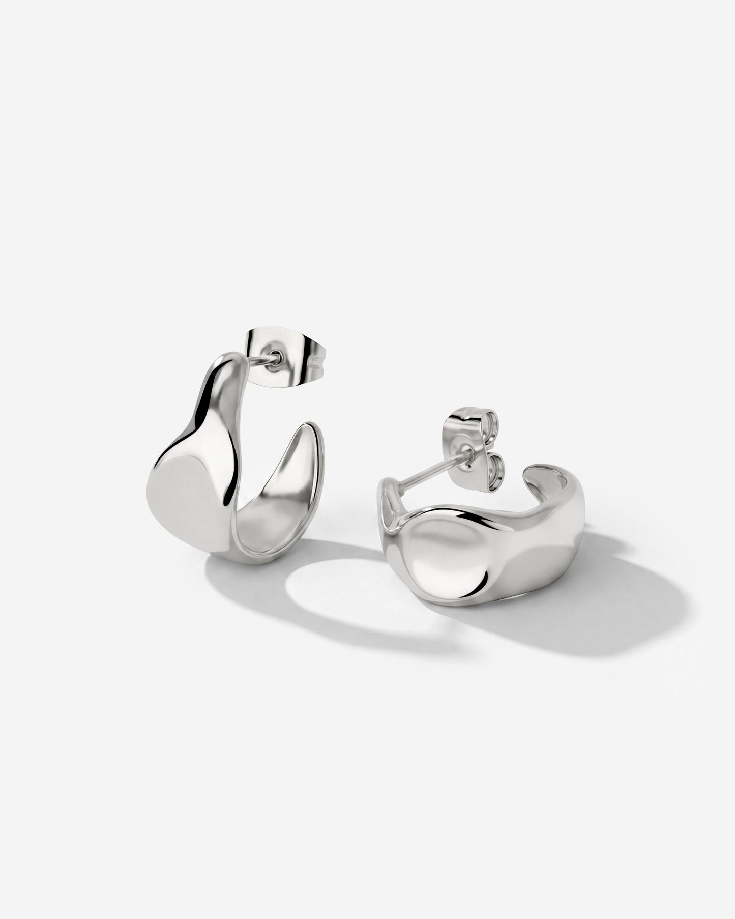 [[Color:Silver]]