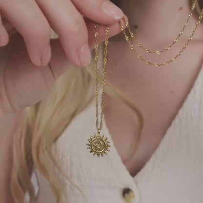 Sunny Swirl Necklace Rose Gold